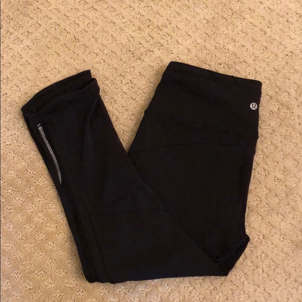 Lululemon Black Crop Sheer Calf Legging Gem